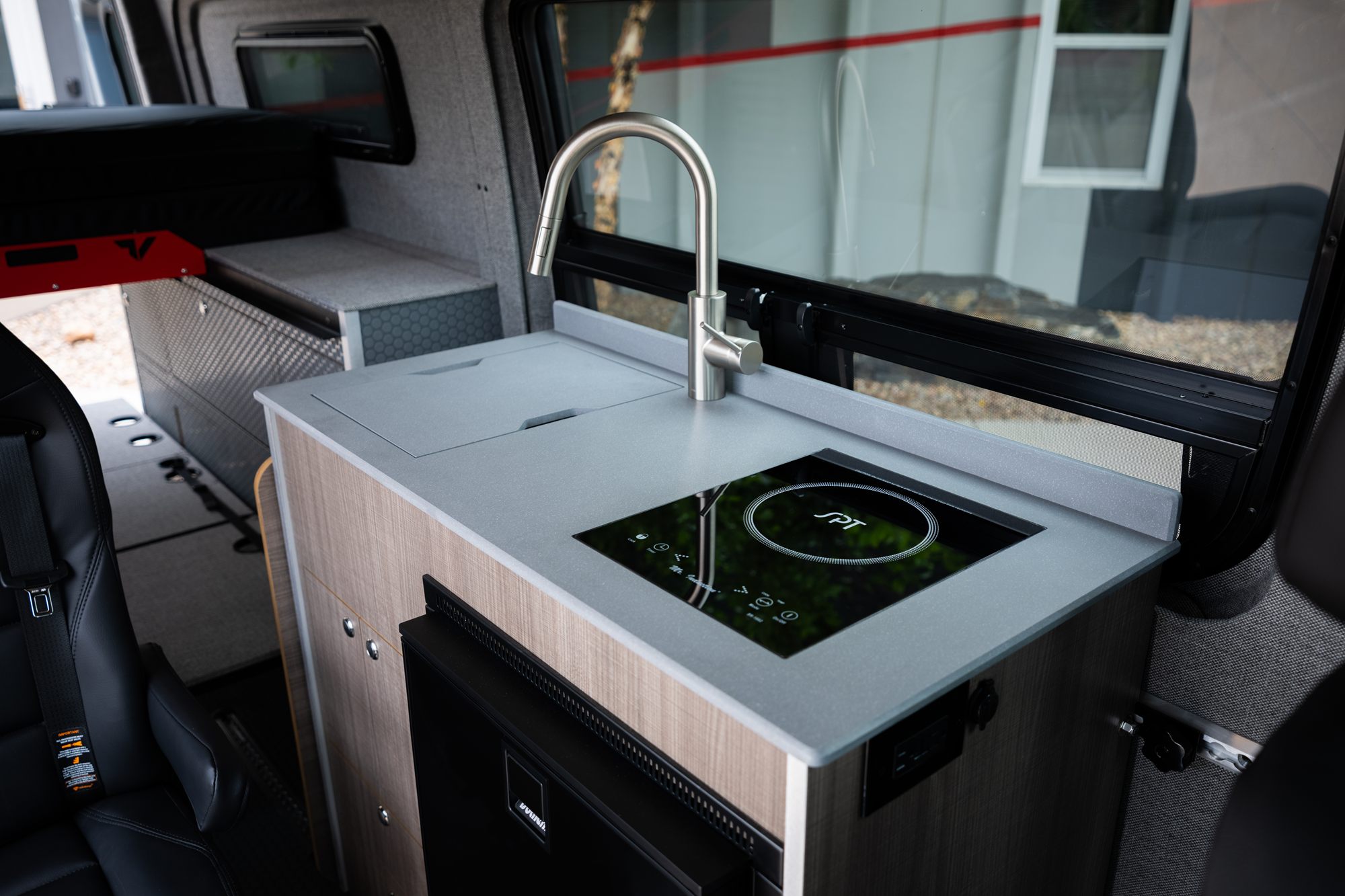 Classic 144 camper van — Mercedes-Benz Sprinter 144", photo 8