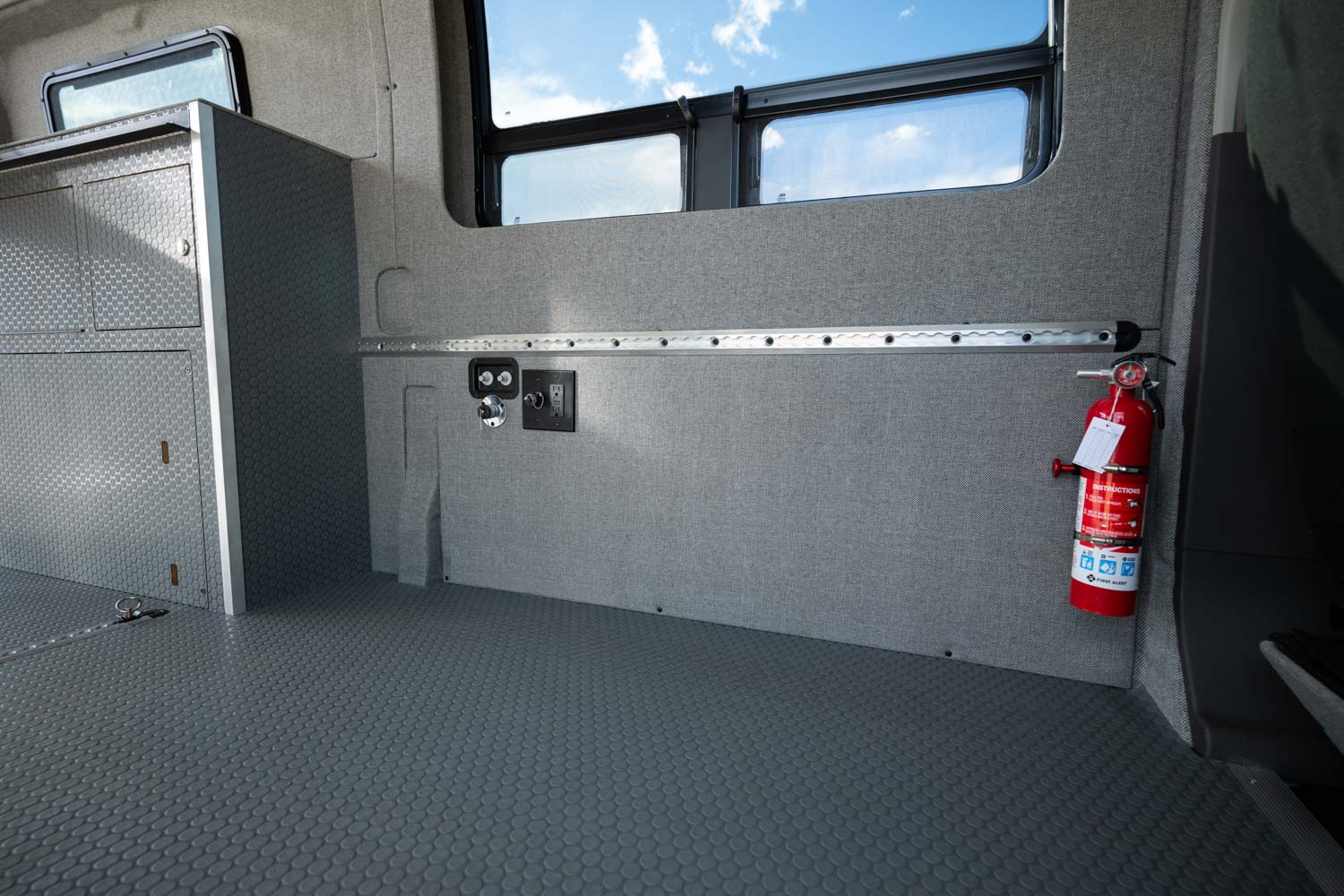 Classic 148 camper van — Ford Transit 148", photo 5