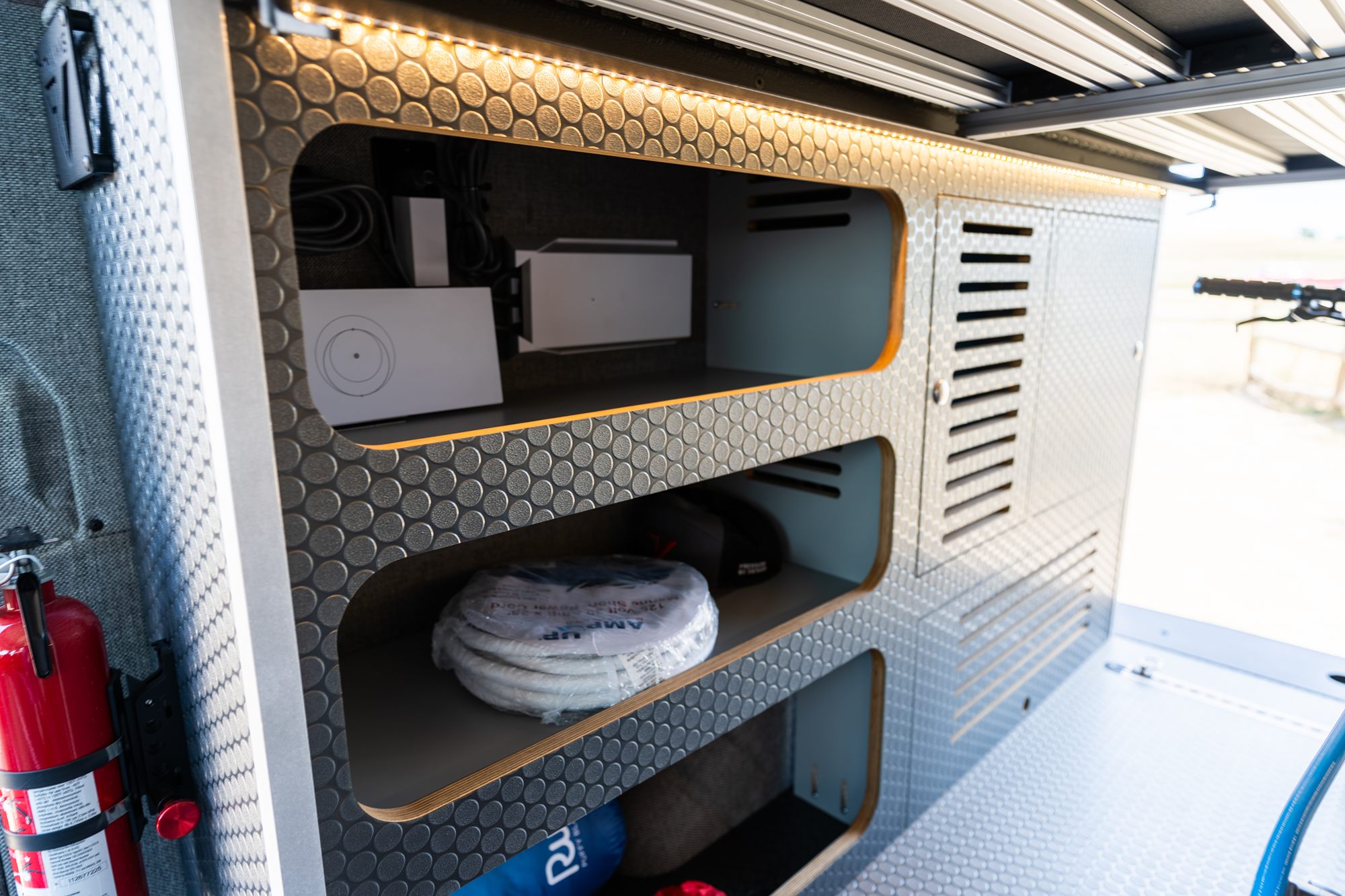 Classic 148 camper van — Ford Transit 148", photo 24
