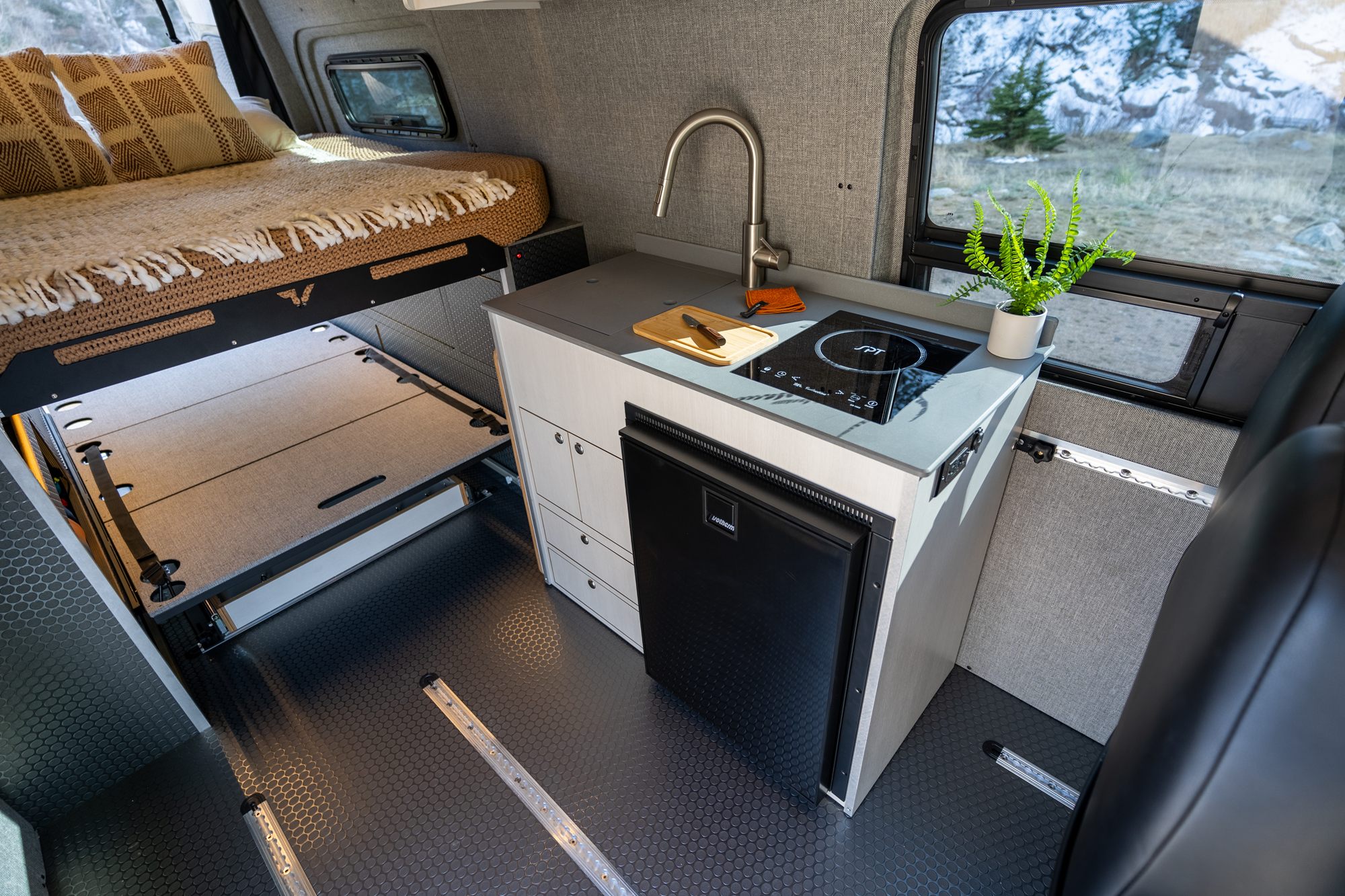 Classic 170 camper van — Mercedes-Benz Sprinter 170", photo 35
