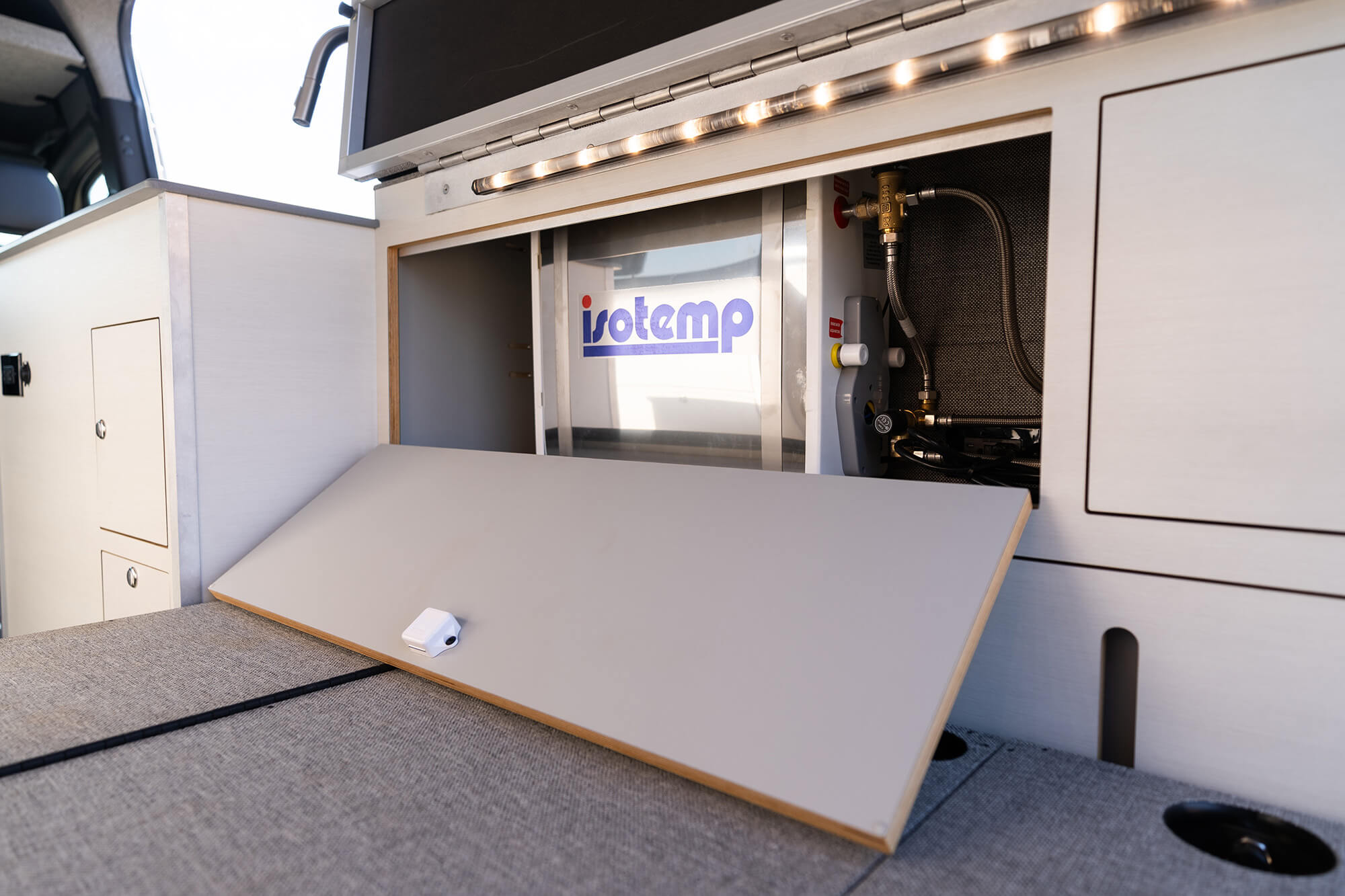 Metis 144 camper van — Mercedes-Benz Sprinter 144", photo 12