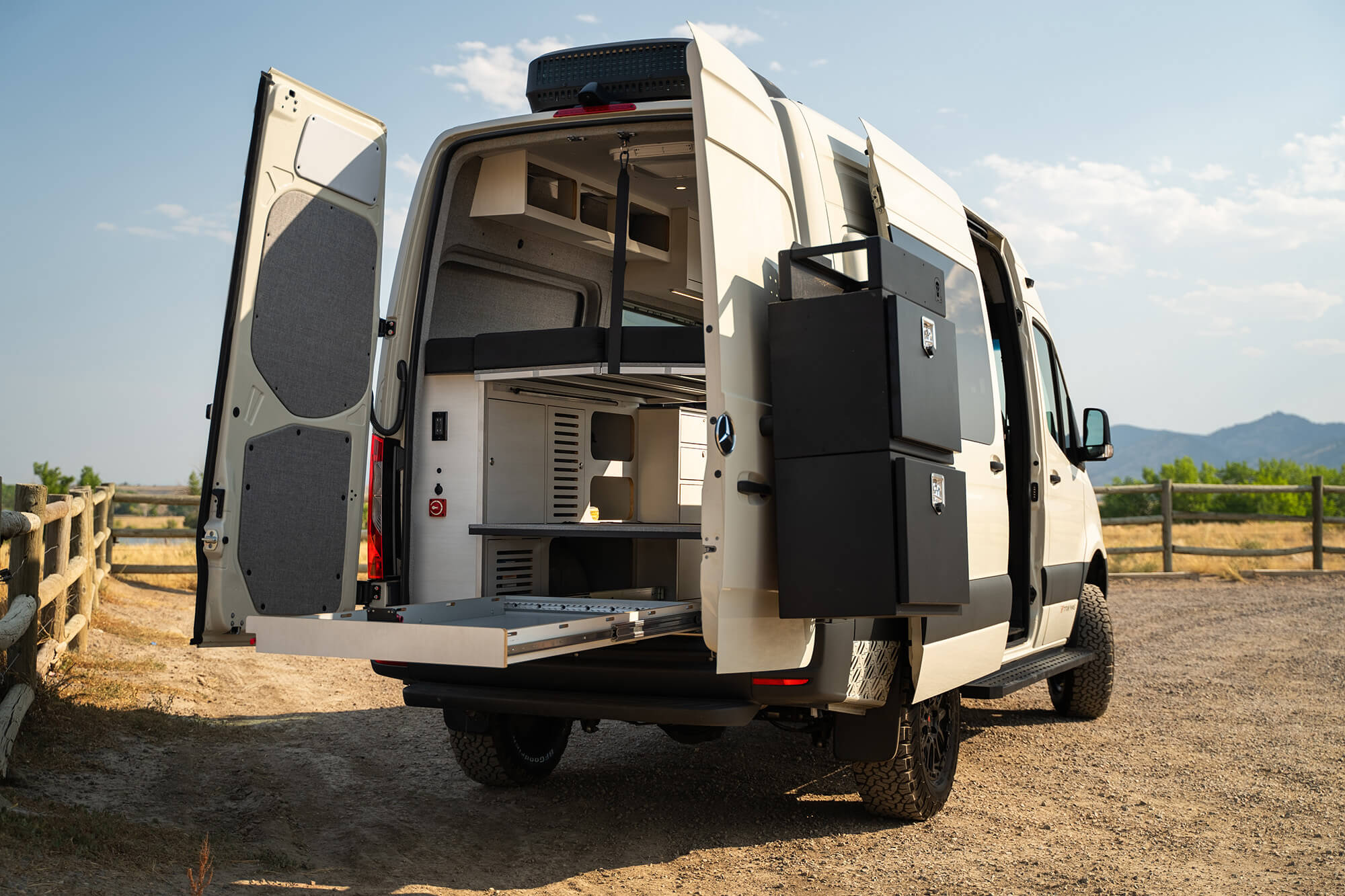 Metis 144 camper van — Mercedes-Benz Sprinter 144", photo 4