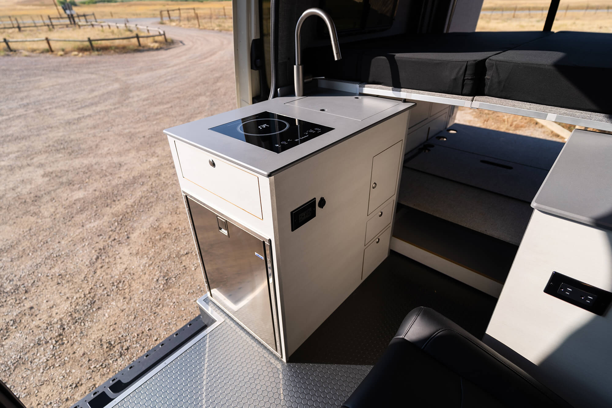 Metis 144 camper van — Mercedes-Benz Sprinter 144", photo 6