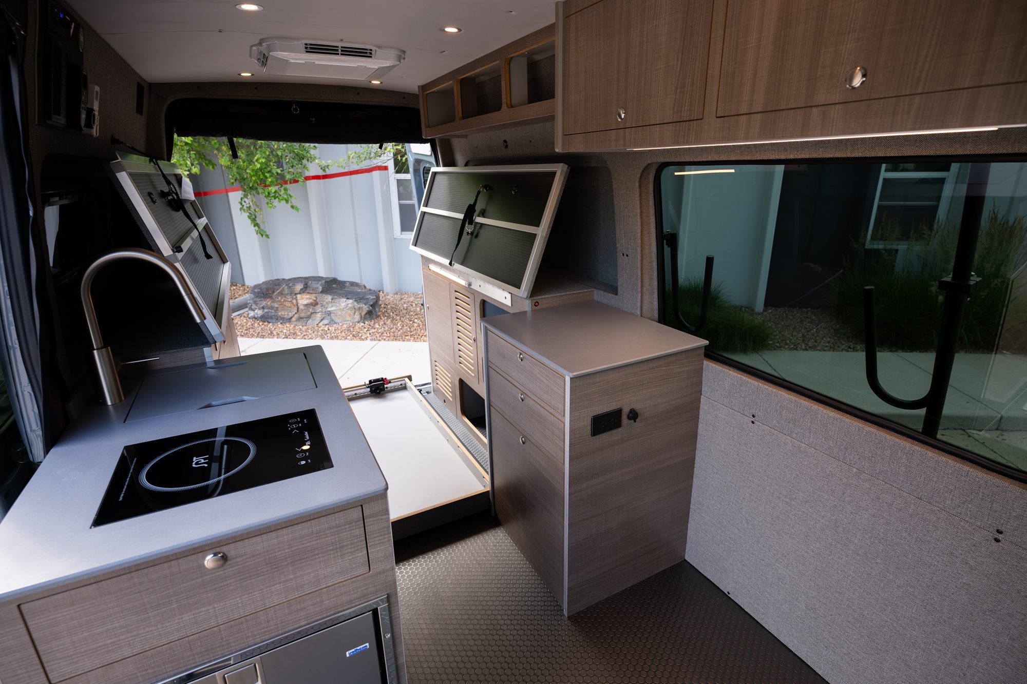 Metis 144 camper van — Mercedes-Benz Sprinter 144", photo 13