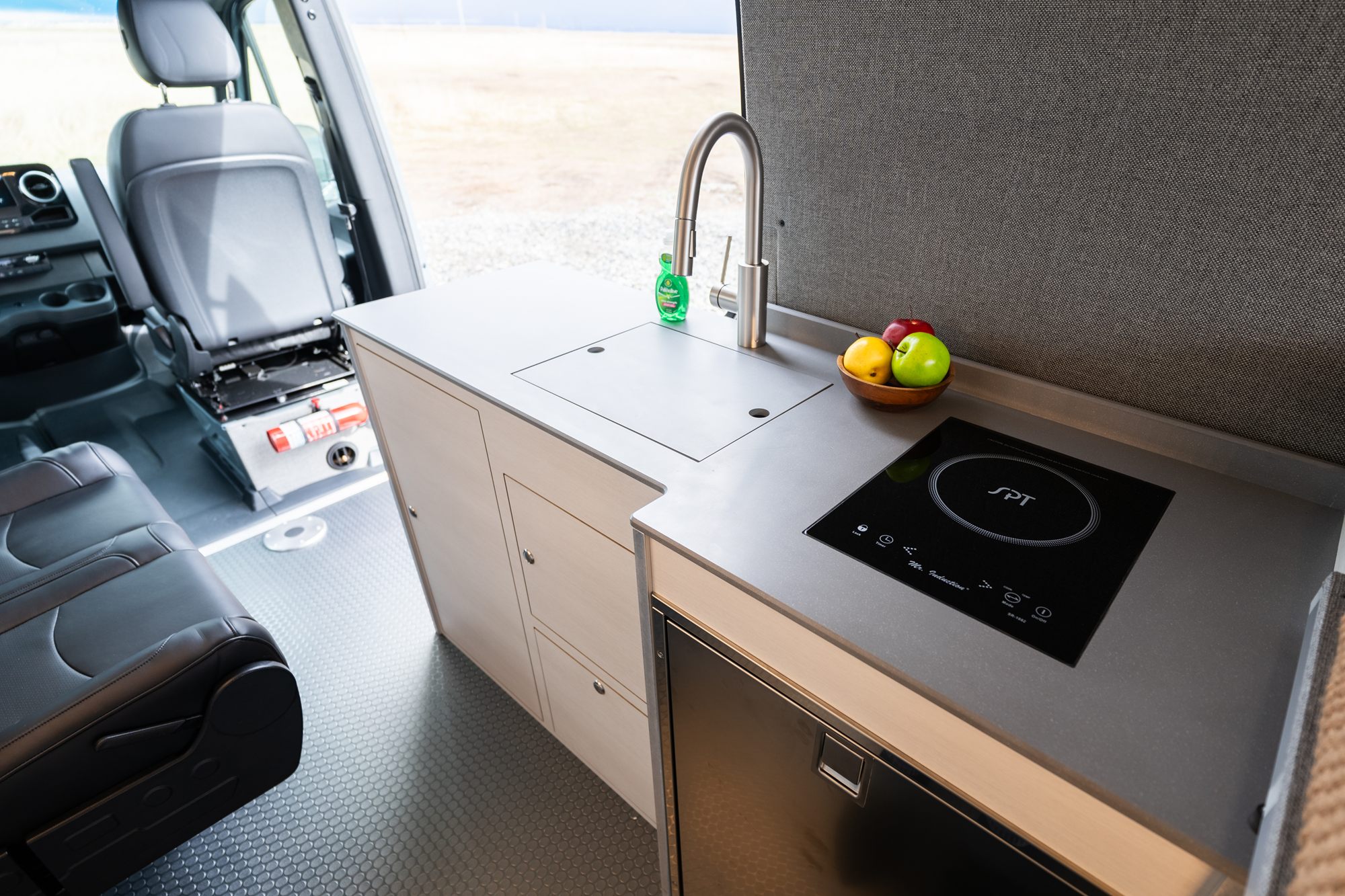 Metis 170 camper van — Mercedes-Benz Sprinter 170", photo 13