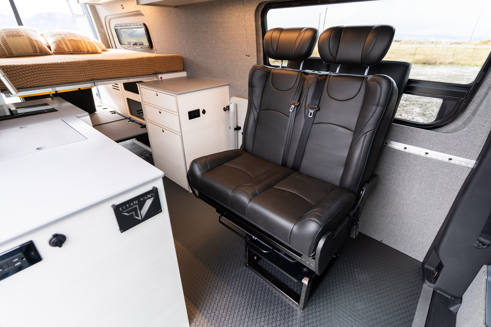 Metis 170 camper van — Mercedes-Benz Sprinter 170", photo 7