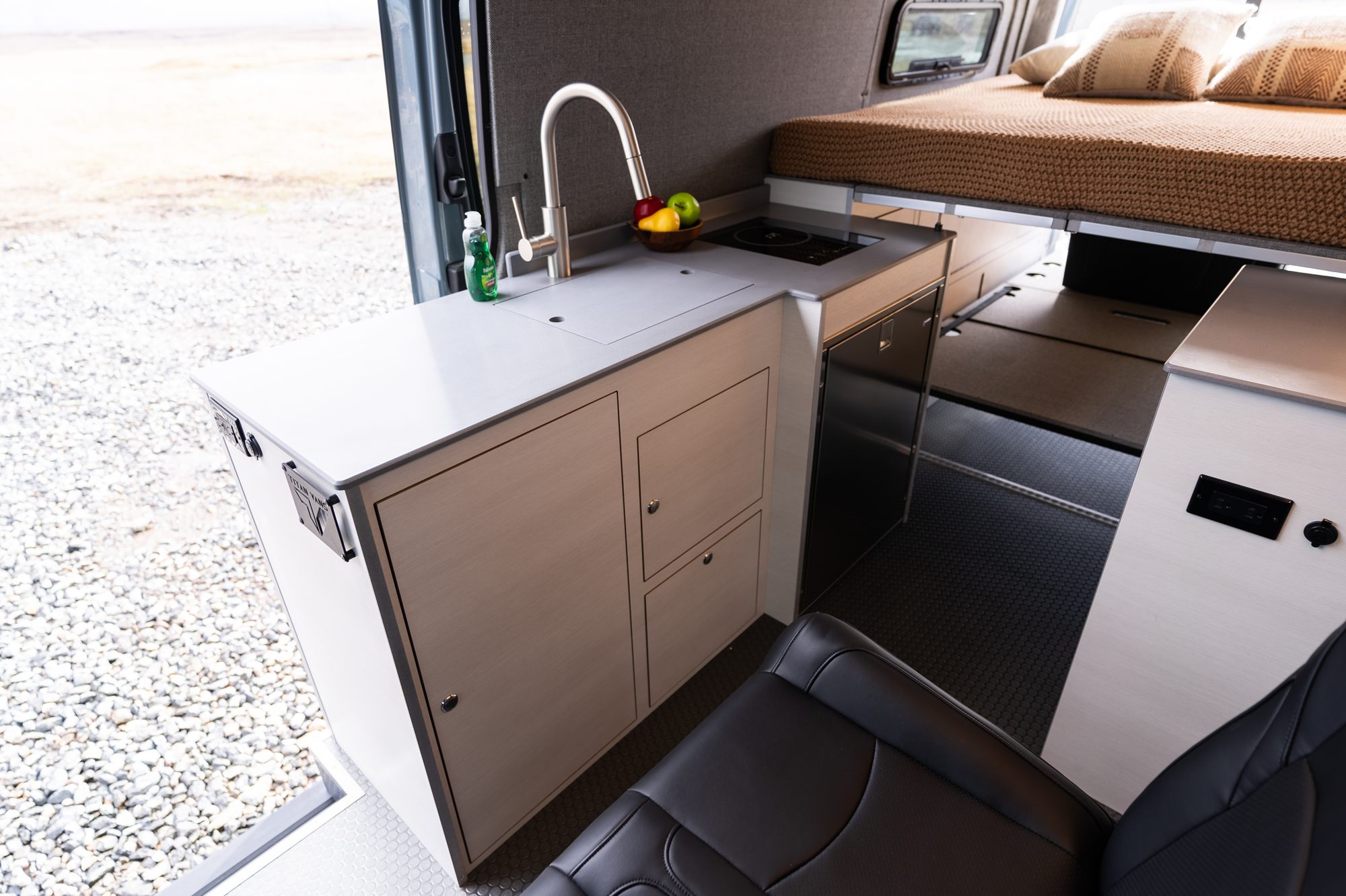 Metis 170 camper van — Mercedes-Benz Sprinter 170", photo 10